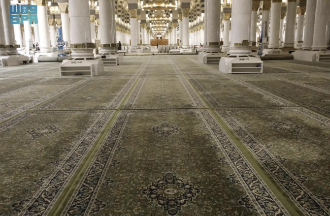 karpet masjid hijau